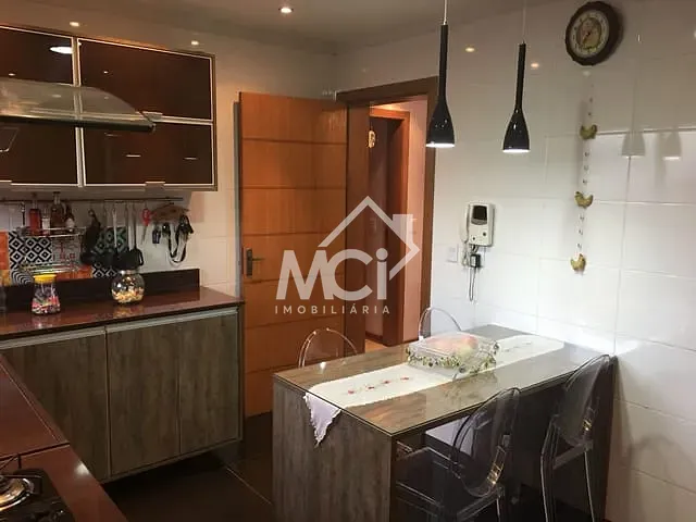 Casa 4 quartos e 2 banheiros, à venda, no bairro Areal em Pelotas