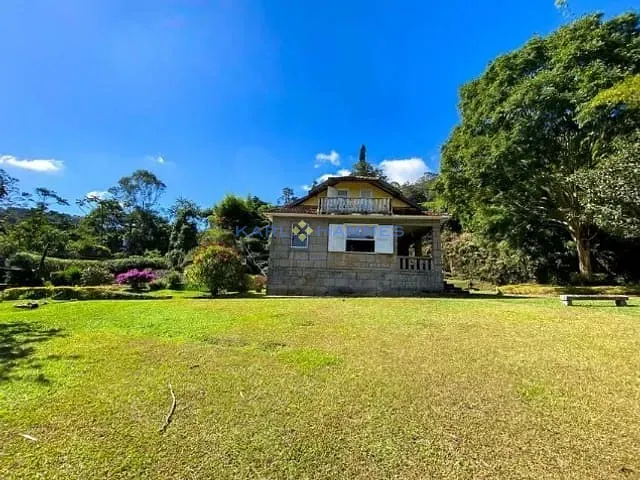 Casa 5 quartos e 2 banheiros, à venda, no bairro Centro em Petrópolis