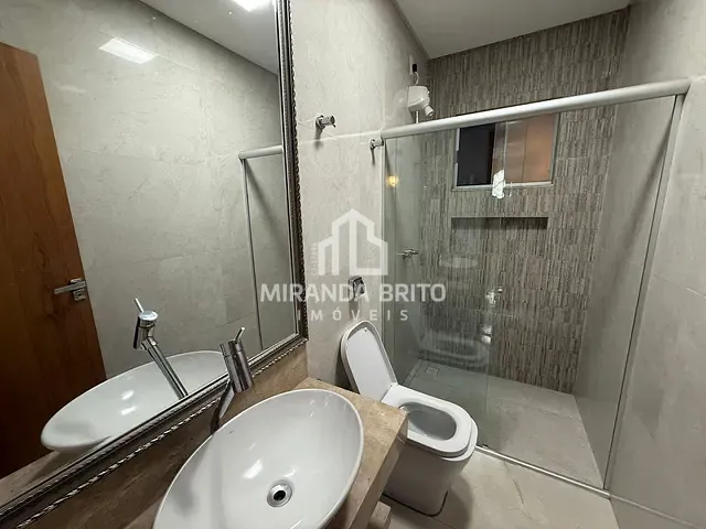 Casa 4 quartos e 5 banheiros, à venda, no bairro Jardins Valência em Goiânia