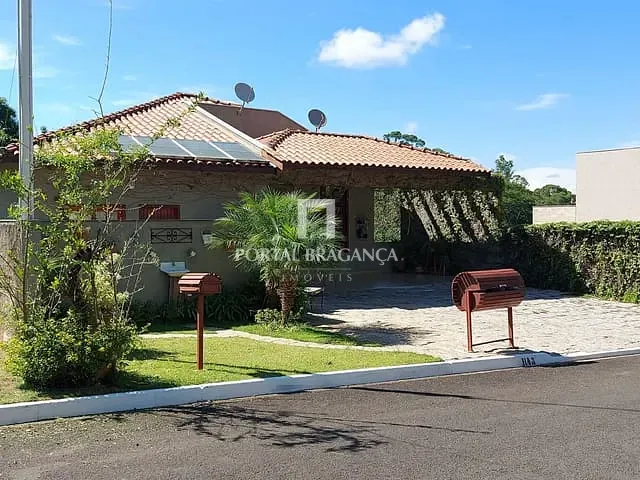 Casa com 450m² 4 quartos e 6 banheiros, à venda, no bairro Residencial Colinas de São Francisco em Bragança Paulista