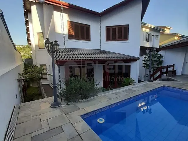Casa com 360m² 4 quartos e 5 banheiros, à venda, no bairro Alphaville em Santana de Parnaíba