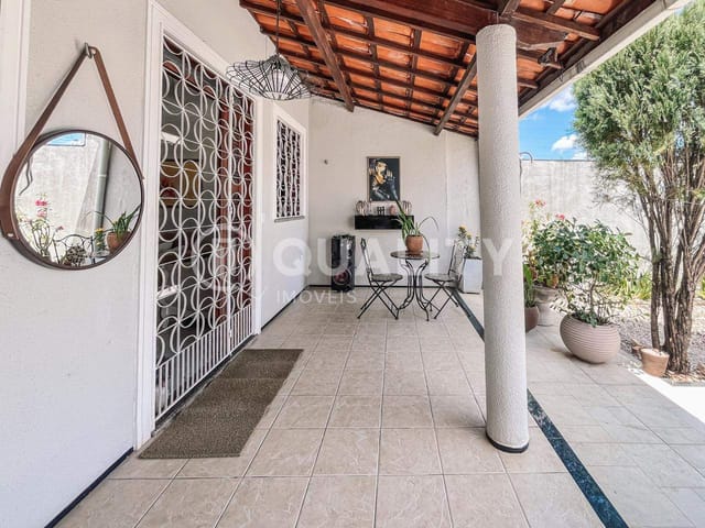 Casa com 198m² 3 quartos e 3 banheiros, à venda, no bairro Mondubim em Fortaleza