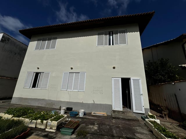 Casa com 360m² 3 quartos e 5 banheiros, à venda, no bairro Extensão do Bosque em Rio das Ostras