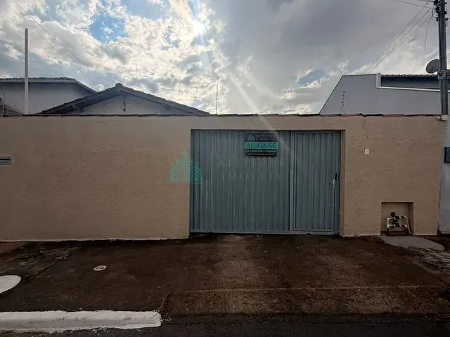 Casa 3 quartos e 1 banheiro, para alugar, no bairro Loteamento Vila Chaud em Catalão