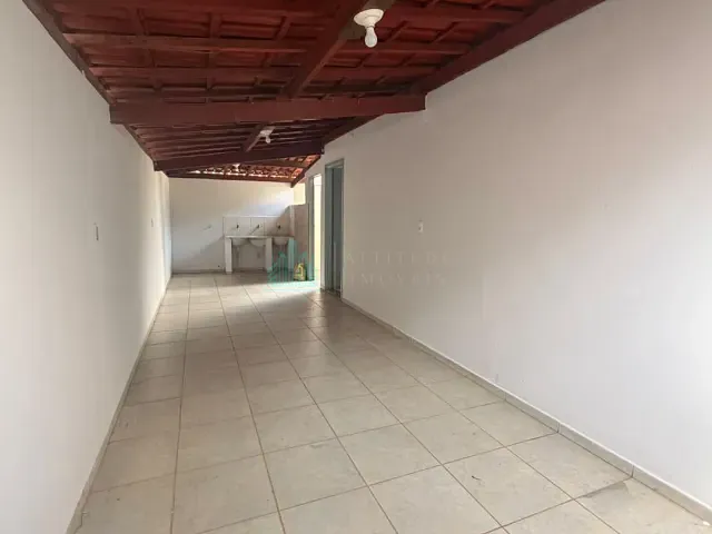 Casa 3 quartos e 1 banheiro, para alugar, no bairro Loteamento Vila Chaud em Catalão