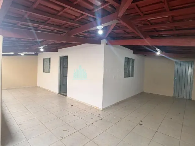 Casa 3 quartos e 1 banheiro, para alugar, no bairro Loteamento Vila Chaud em Catalão