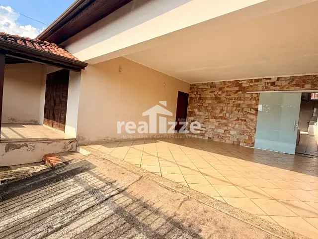 Casa 3 quartos e 3 banheiros, à venda, no bairro Jardim Camboriú em Itapira