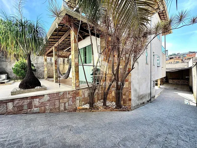 Casa com 360m² 4 quartos e 4 banheiros, à venda, no bairro Parque Xangri-La em Contagem