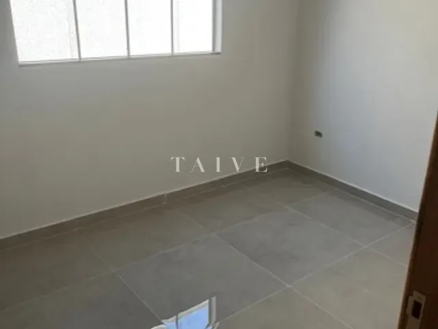 Casa 3 quartos e 2 banheiros, à venda, no bairro Colúmbia em Londrina