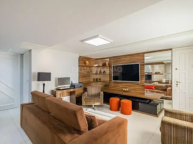 Casa com 220m² 4 quartos e 3 banheiros, à venda, no bairro Vista Alegre em Curitiba