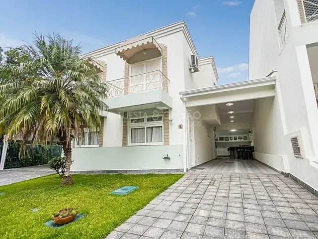 Casa com 220m² 4 quartos e 3 banheiros, à venda, no bairro Vista Alegre em Curitiba