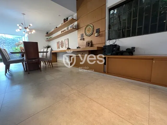Casa com 380m² 4 quartos e 3 banheiros, à venda, no bairro Centro em Araxá