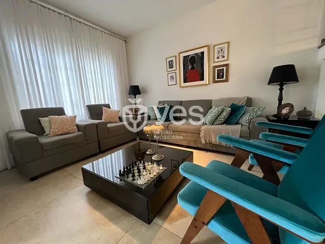 Casa com 380m² 4 quartos e 3 banheiros, à venda, no bairro Centro em Araxá