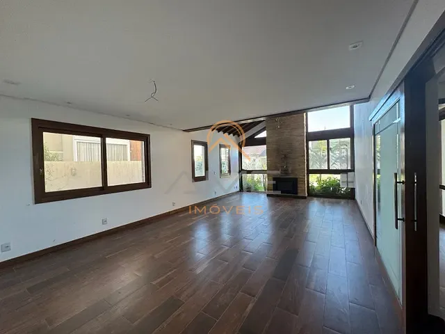 Casa com 370m² 3 quartos e 4 banheiros, à venda, no bairro Laranjal em Pelotas