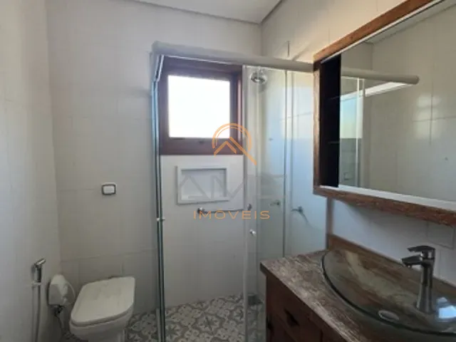 Casa com 370m² 3 quartos e 4 banheiros, à venda, no bairro Laranjal em Pelotas