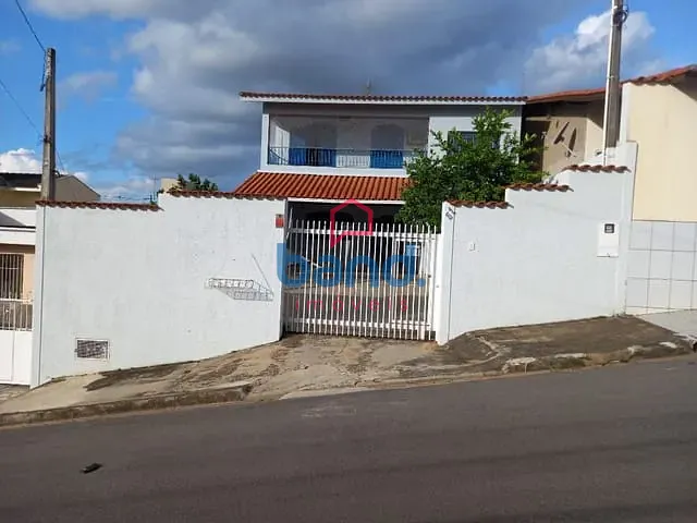 Casa com 300m² 3 quartos e 5 banheiros, à venda, no bairro Vila Alcala em Porto Feliz