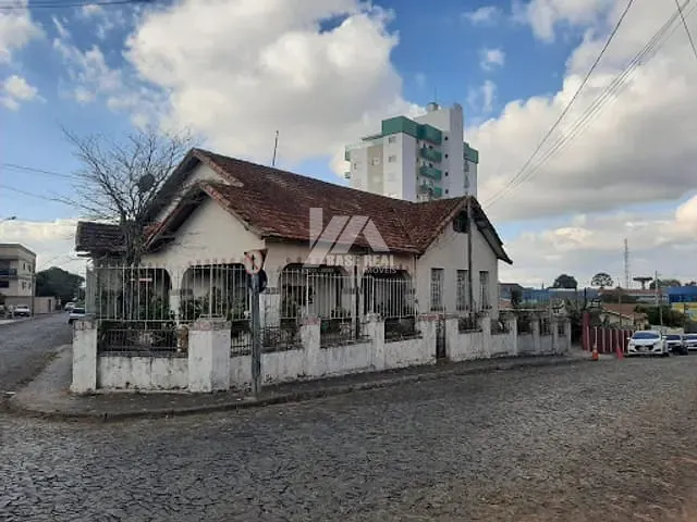 Casa com 524m², à venda, no bairro Órfãs em Ponta Grossa