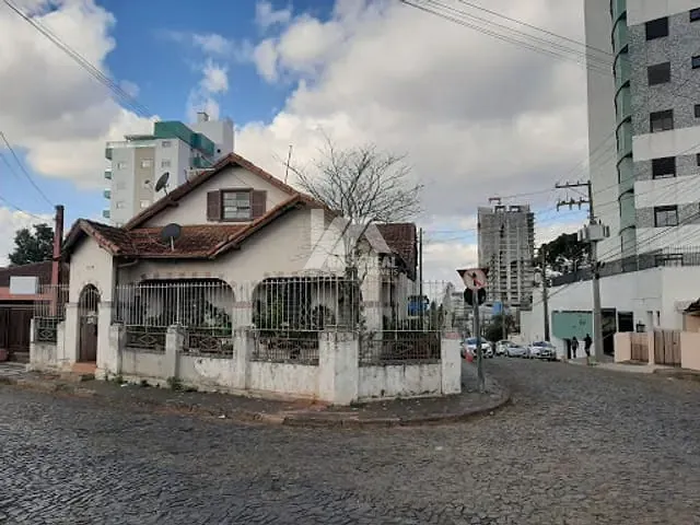 Casa com 524m², à venda, no bairro Órfãs em Ponta Grossa