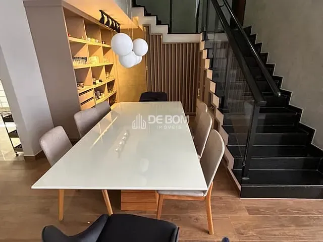 Casa com 250m² 3 quartos e 3 banheiros, à venda, no bairro Jardim das Hortênsias em Poços de Caldas