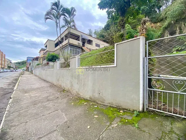 Casa com 1518m² 8 quartos e 8 banheiros, à venda, no bairro Centro em Barra Mansa