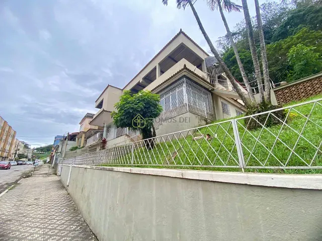 Casa com 1518m² 8 quartos e 8 banheiros, à venda, no bairro Centro em Barra Mansa