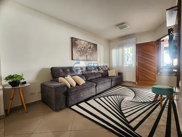 Casa com 250m² 3 quartos e 3 banheiros, à venda, no bairro Novo Aeroporto em Londrina