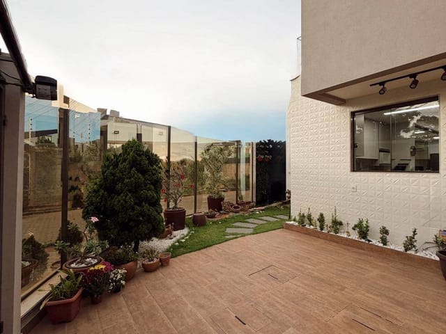 Casa 3 quartos e 3 banheiros, à venda, no bairro Morada de Laranjeiras em Serra