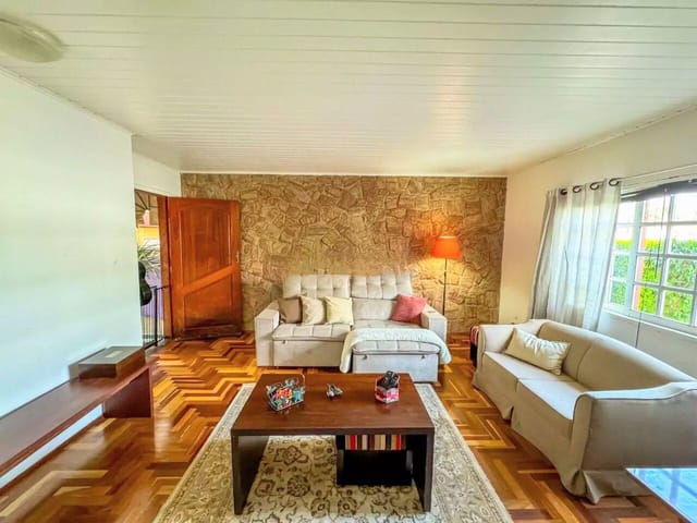 Casa com 360m² 4 quartos e 4 banheiros, à venda, no bairro Jardim das Colinas em São José dos Campos