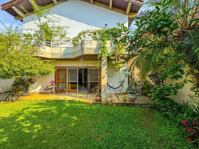 Casa com 360m² 4 quartos e 4 banheiros, à venda, no bairro Jardim das Colinas em São José dos Campos