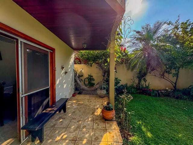 Casa com 360m² 4 quartos e 4 banheiros, à venda, no bairro Jardim das Colinas em São José dos Campos