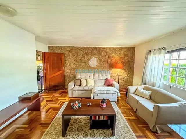 Casa com 360m² 4 quartos e 4 banheiros, à venda, no bairro Jardim das Colinas em São José dos Campos