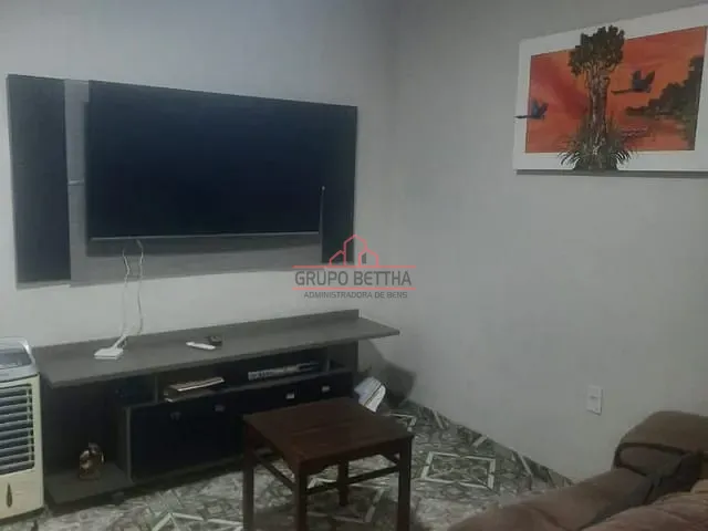 Casa com 220m² 3 quartos e 2 banheiros, à venda ou para alugar, no bairro Parque Santa Tereza em Jandira