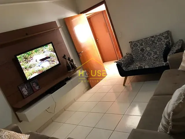 Casa com 406m², à venda, no bairro Pozzobon em Votuporanga