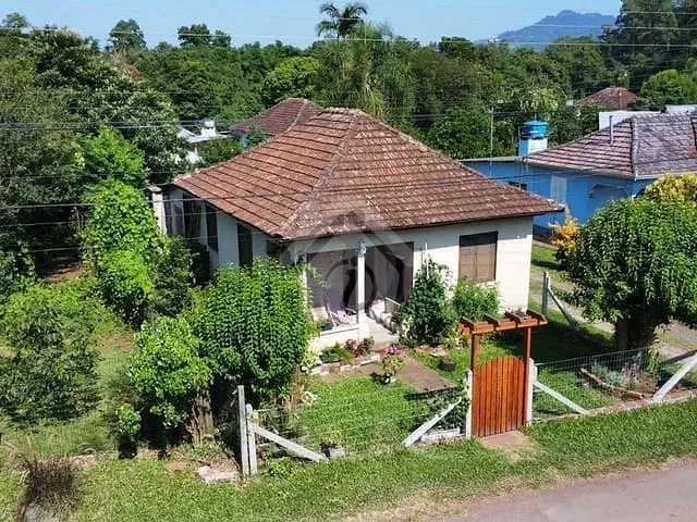 Casa com 95m² 4 quartos e 1 banheiro, à venda, no bairro Pontes Filho em Teutônia