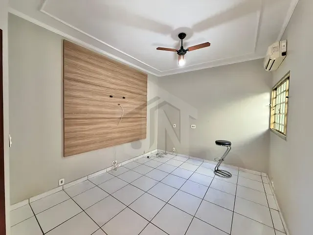 Casa com 200m² 2 quartos e 1 banheiro, à venda, no bairro Jardim Santa Lucia em Sertãozinho