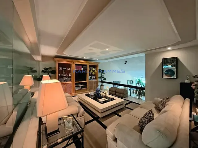 Casa 5 quartos e 6 banheiros, à venda, no bairro Morin em Petrópolis