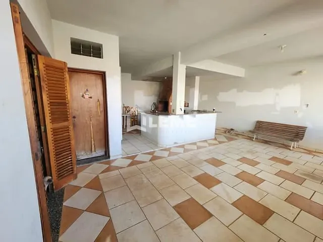 Casa com 558m² 6 quartos e 6 banheiros, à venda, no bairro Aparecida em Mococa