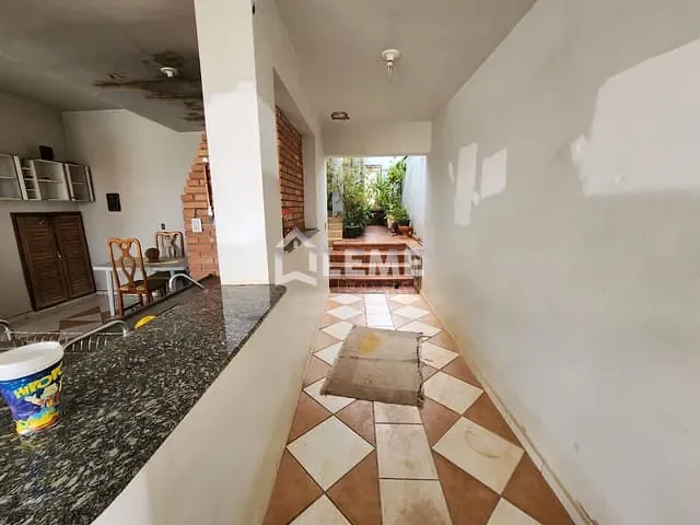 Casa com 558m² 6 quartos e 6 banheiros, à venda, no bairro Aparecida em Mococa