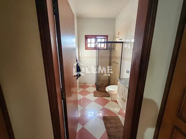 Casa com 558m² 6 quartos e 6 banheiros, à venda, no bairro Aparecida em Mococa