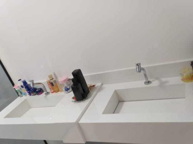 Casa com 475m² 3 quartos e 2 banheiros, à venda, no bairro Residencial Portal do Lago em Cambé