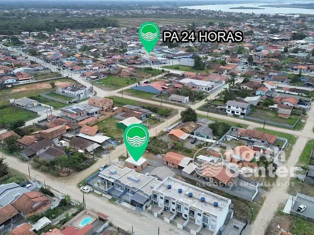Casa com 360m² 3 quartos e 2 banheiros, à venda, no bairro Centro em Balneário Barra do Sul