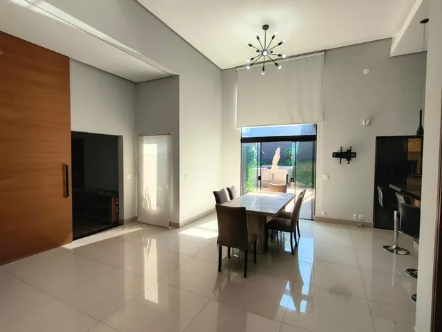 Casa com 165m² 2 quartos e 4 banheiros, à venda, no bairro Jardim Itatiaia 2 em Londrina