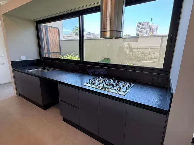 Casa com 451m² 3 quartos e 4 banheiros, à venda, no bairro Condomínio Residencial Monte Carlo em São José dos Campos
