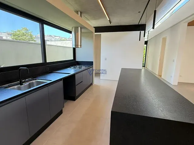 Casa com 451m² 3 quartos e 4 banheiros, à venda, no bairro Condomínio Residencial Monte Carlo em São José dos Campos