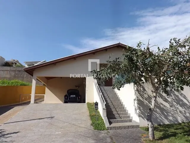 Casa com 560m² 3 quartos e 5 banheiros, à venda, no bairro Residencial Colinas de São Francisco em Bragança Paulista