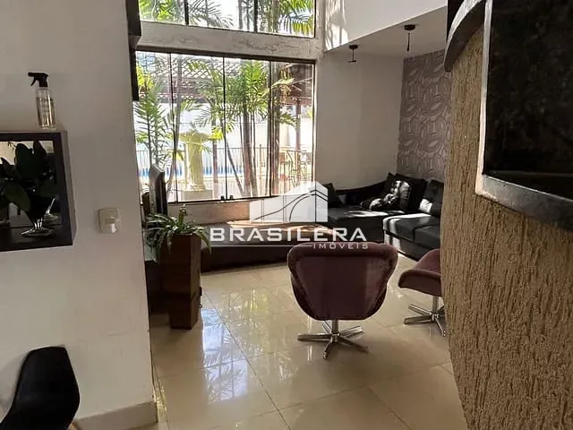 Casa com 410m² 3 quartos e 3 banheiros, à venda, no bairro Jardins Madri em Goiânia