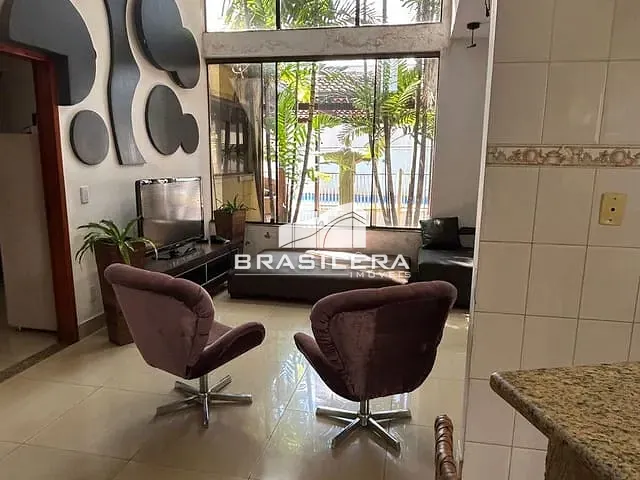 Casa com 410m² 3 quartos e 3 banheiros, à venda, no bairro Jardins Madri em Goiânia