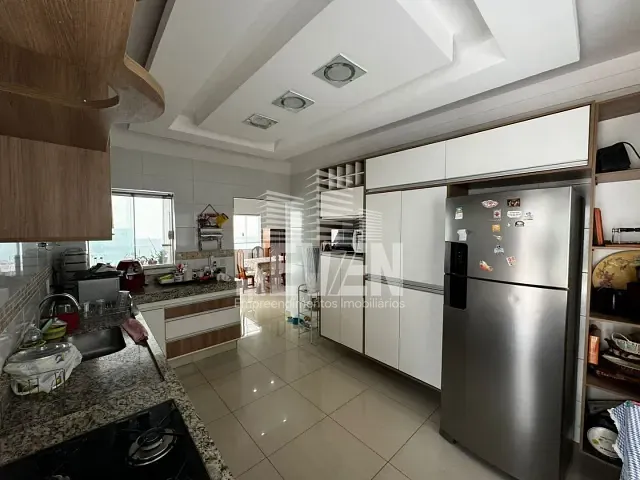 Casa com 320m² 3 quartos e 4 banheiros, à venda, no bairro Quinta Ranieri em Bauru