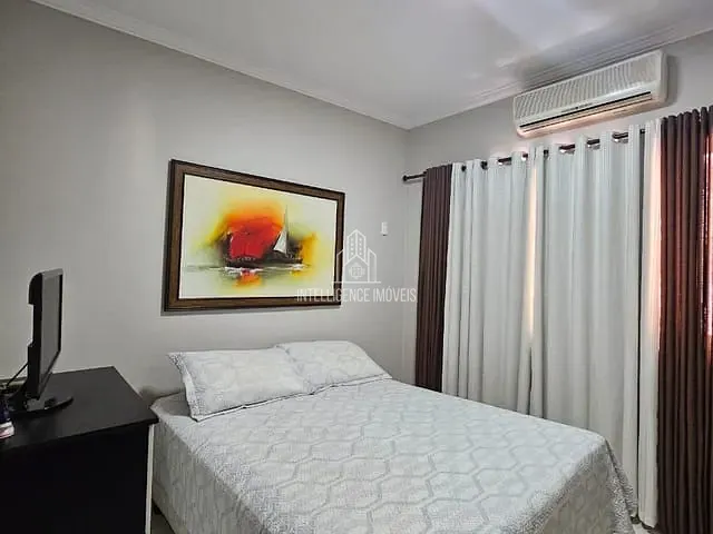 Casa 3 quartos e 4 banheiros, à venda, no bairro Ribeirão do Lipa em Cuiabá