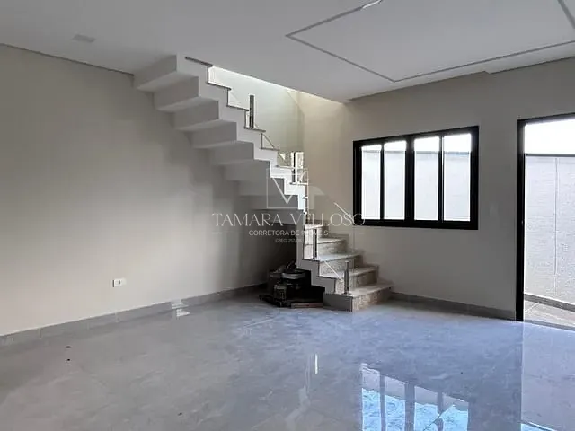 Casa 2 quartos e 3 banheiros, à venda, no bairro Vila Cecília em Mogi das Cruzes